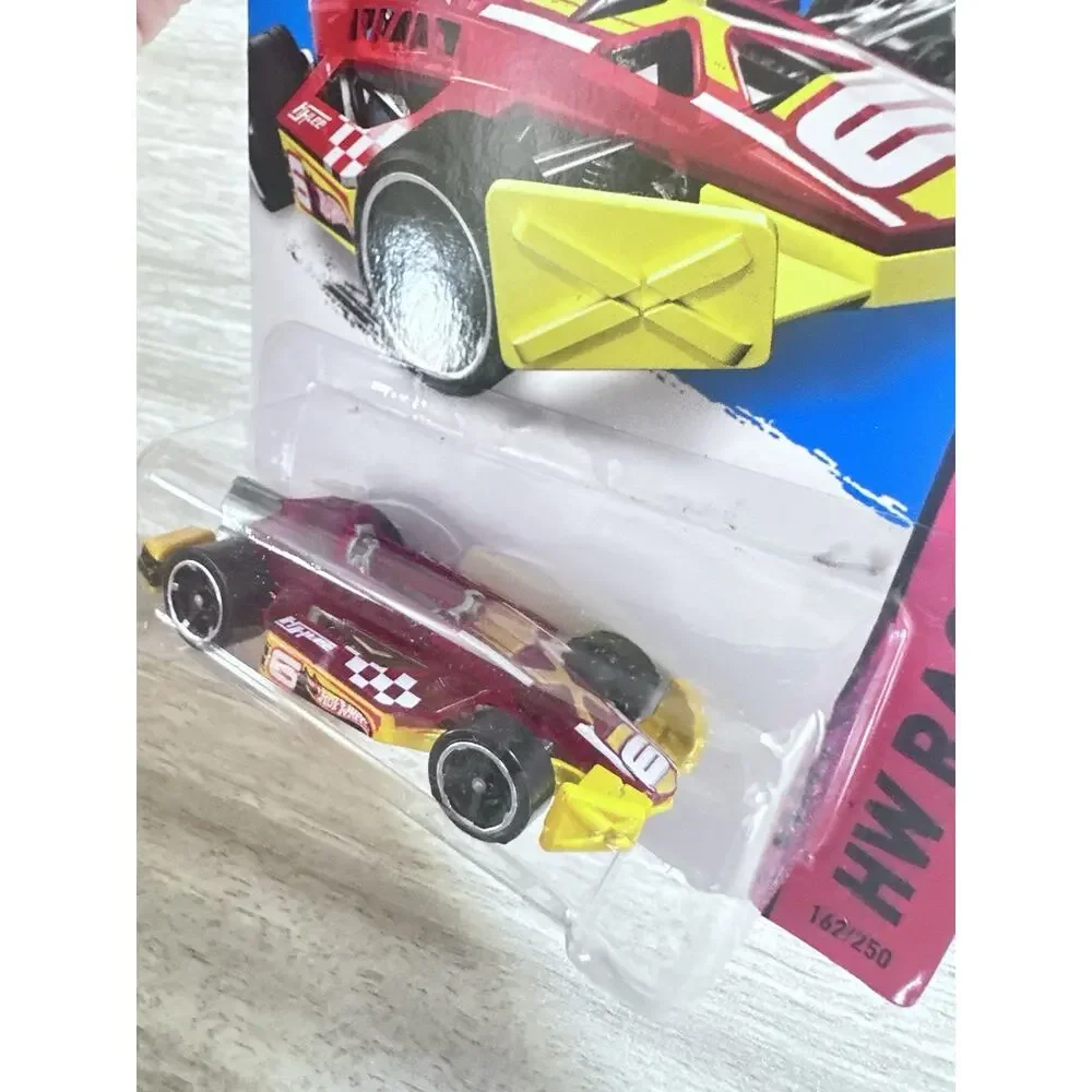 HOT WHEELS 2015 HW RACE Super Chromes #162/250 Arrow Dynamic Hotwheels